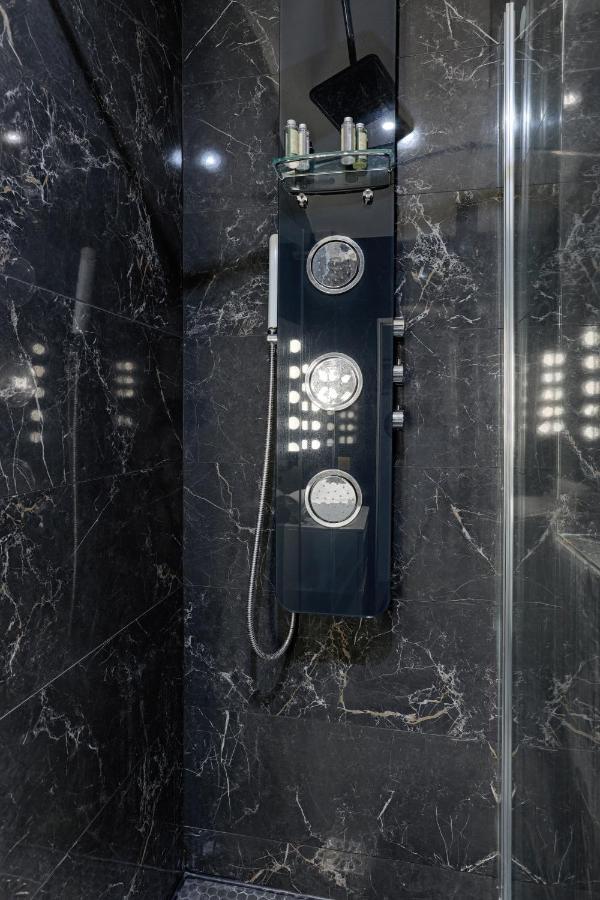 Amazing Luxury Triplex 3Br/8P - Arc De Triomphe Apartment ปารีส ภายนอก รูปภาพ