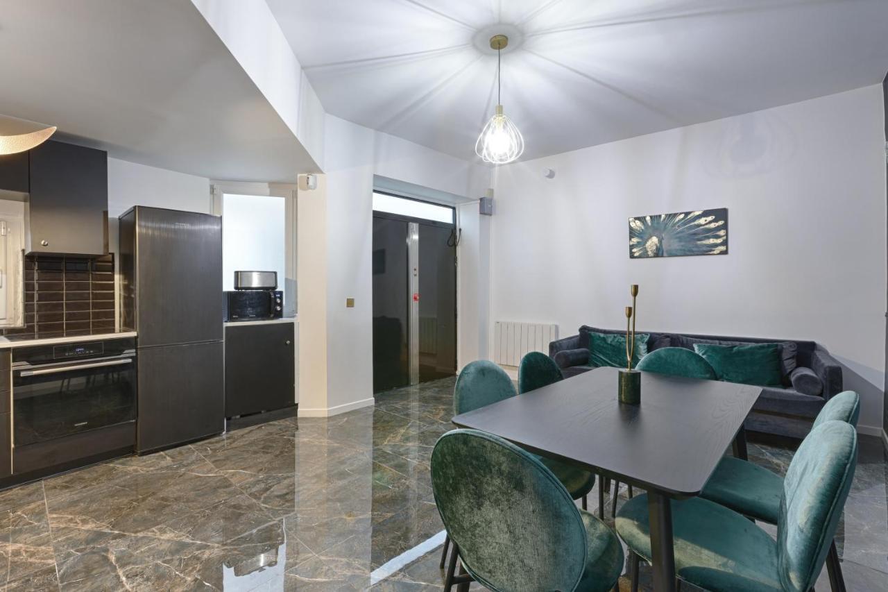 Amazing Luxury Triplex 3Br/8P - Arc De Triomphe Apartment ปารีส ภายนอก รูปภาพ